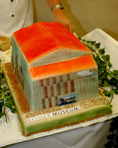  Die kunstvoll gestaltete Torte zur Eröffnung der RömerMuseums in Form der Basilika