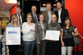 Die Projekt-Kooperationsgruppe mit Fr. Baumann von der IHK nach der IHK-Bestenehrung 2010 in Duisburg / Bild vergrößern