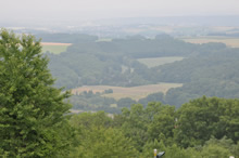 29.06.2009 - Das Heisterbacher Tal, vom Petersberg Richtung Nordosten gesehen / Klick vergrößert Bild